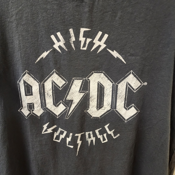 Ac Dc High Voltage Grey Top - Picture 3 of 4